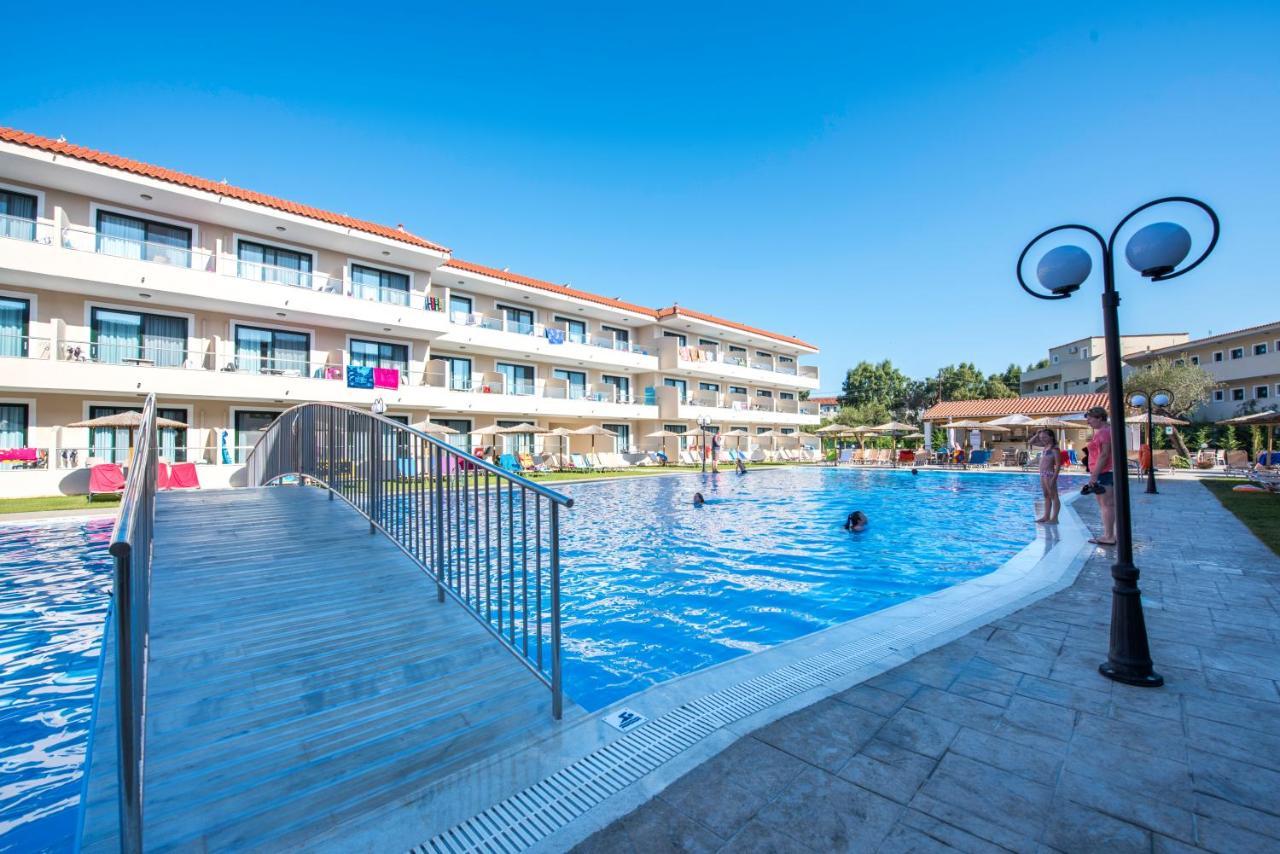 Angela Beach Hotel & Apts Roda  Exteriér fotografie